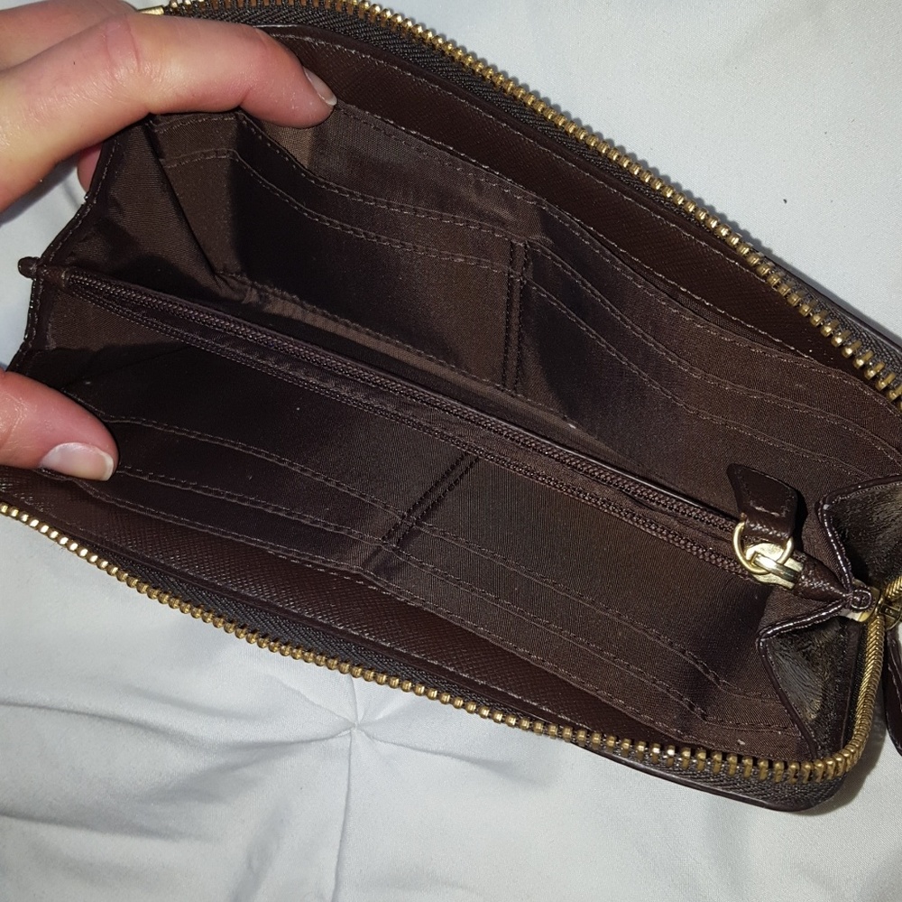 Coach Authentic Zip Wallet - Picture 2 of 3